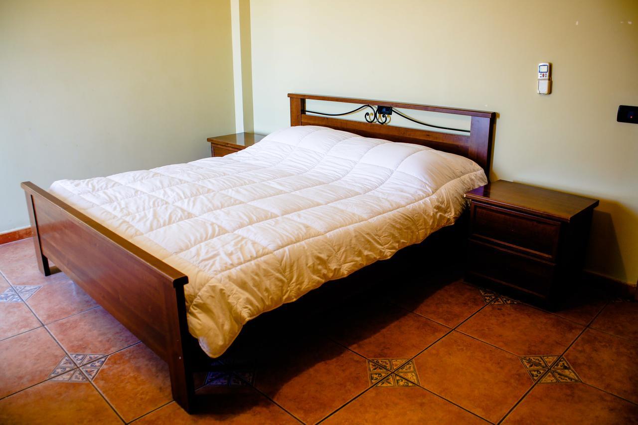 Hotel La Quercia Дуррес Экстерьер фото