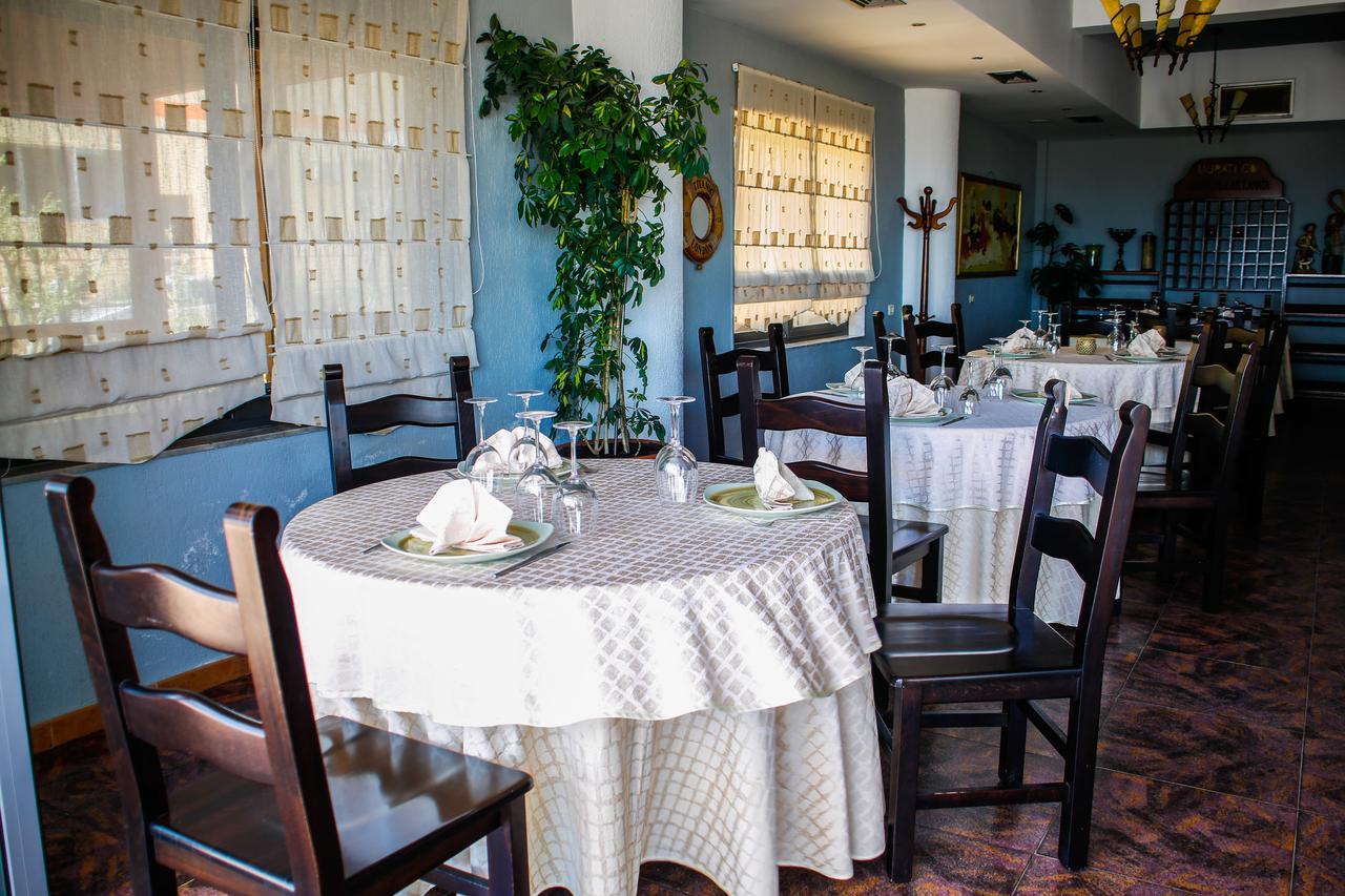 Hotel La Quercia Дуррес Экстерьер фото