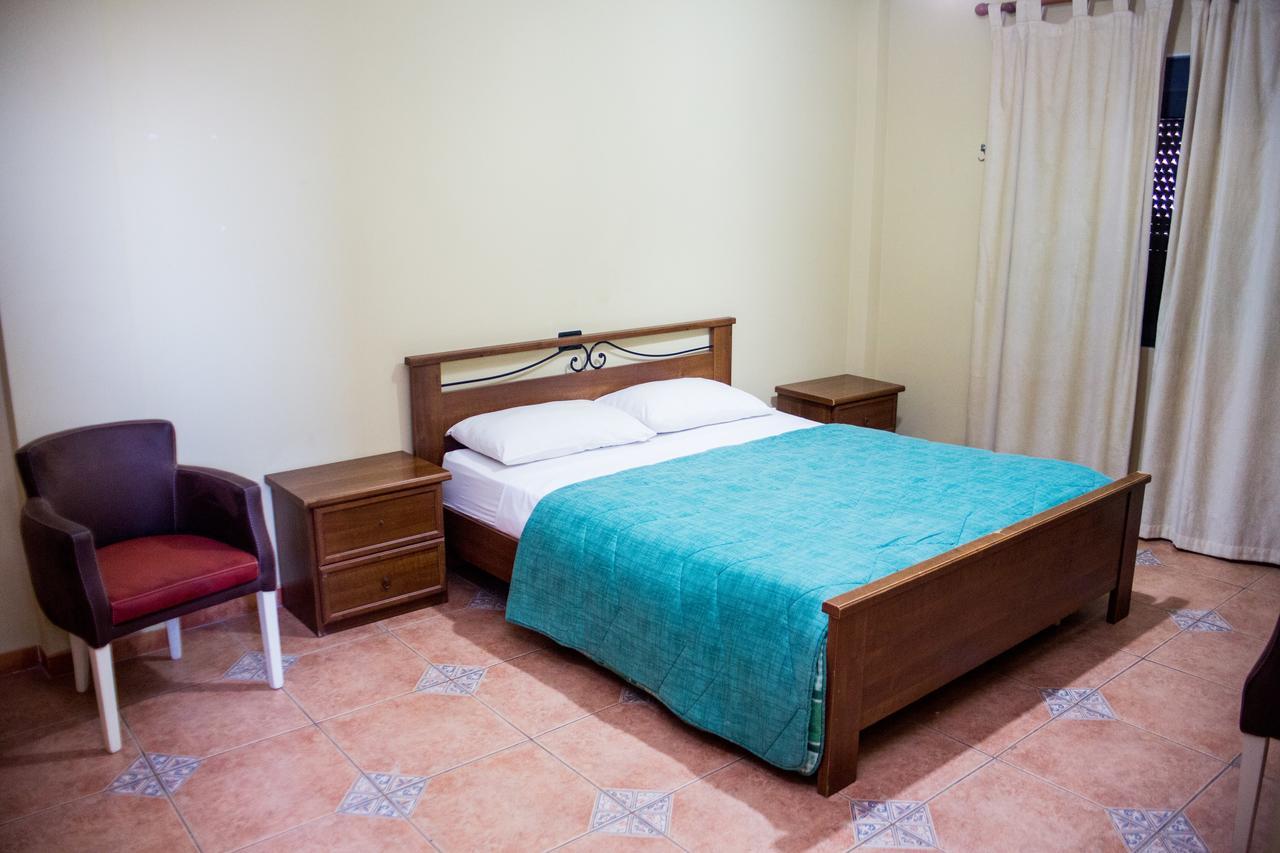 Hotel La Quercia Дуррес Экстерьер фото